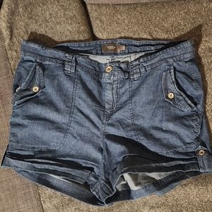 Torrid Military Short Chambray Denim Medium Wash Plus Size Mid Size